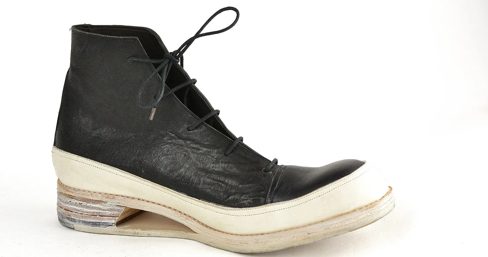 Sneaker boot  |  Hollow wedge