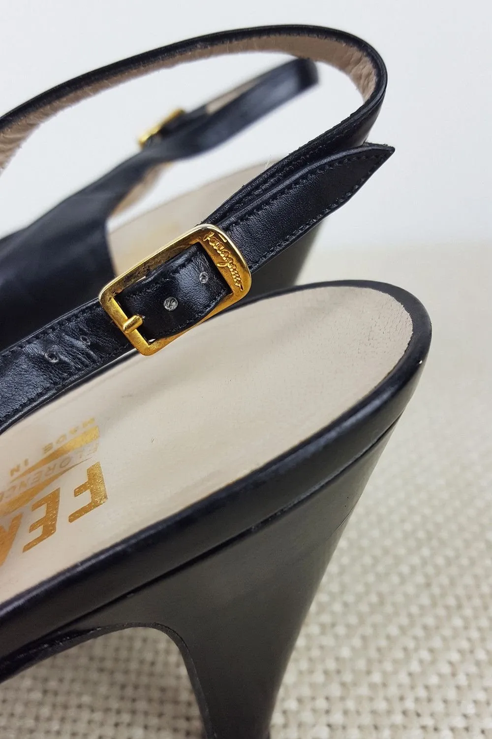 VINTAGE SALVATORE FERRAGAMO Black Sling Back Leather Pumps (5.5 C)